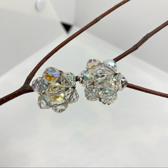 AURORA Borealis Clear Crystal Beaded Cluster Clip-On Vintage Earrings - Picture 3 of 9